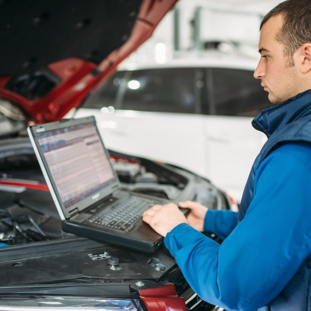 computer-diagnostics-of-the-car-in-auto-service.jpg
